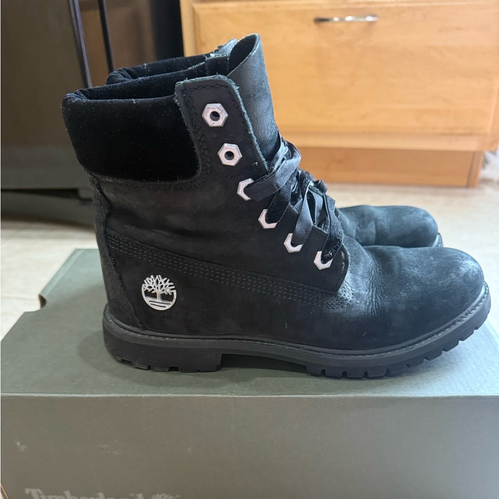 Timberland/ Black/ Waterproof/ Lace Shoe Strings/ Size 7.5
